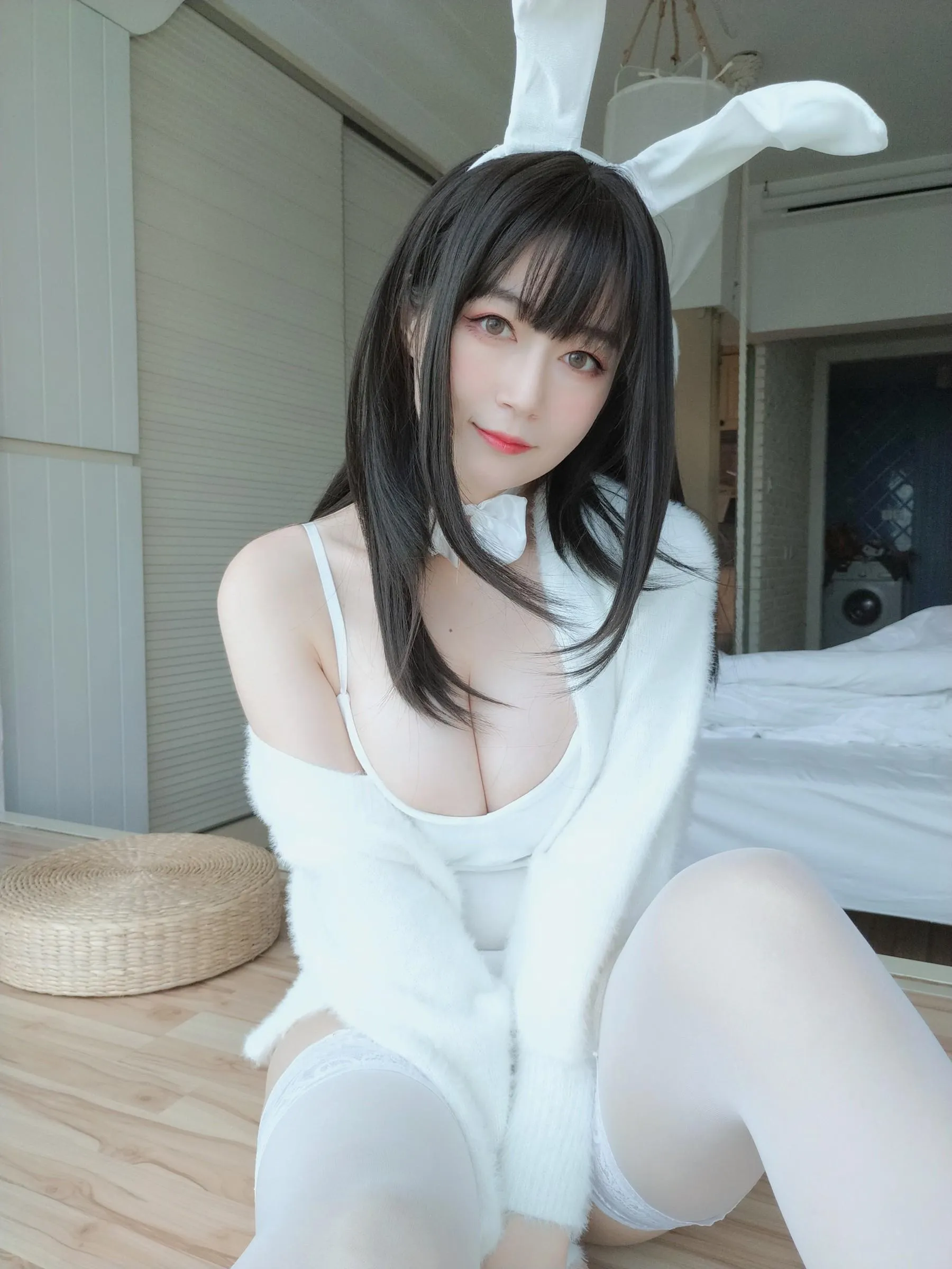 白银81 – 自撮 Vol.52 白丝兔子 [110P]插图